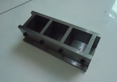Cement-Mortar-Test-Mould--Cast-Iron-Material--Professional