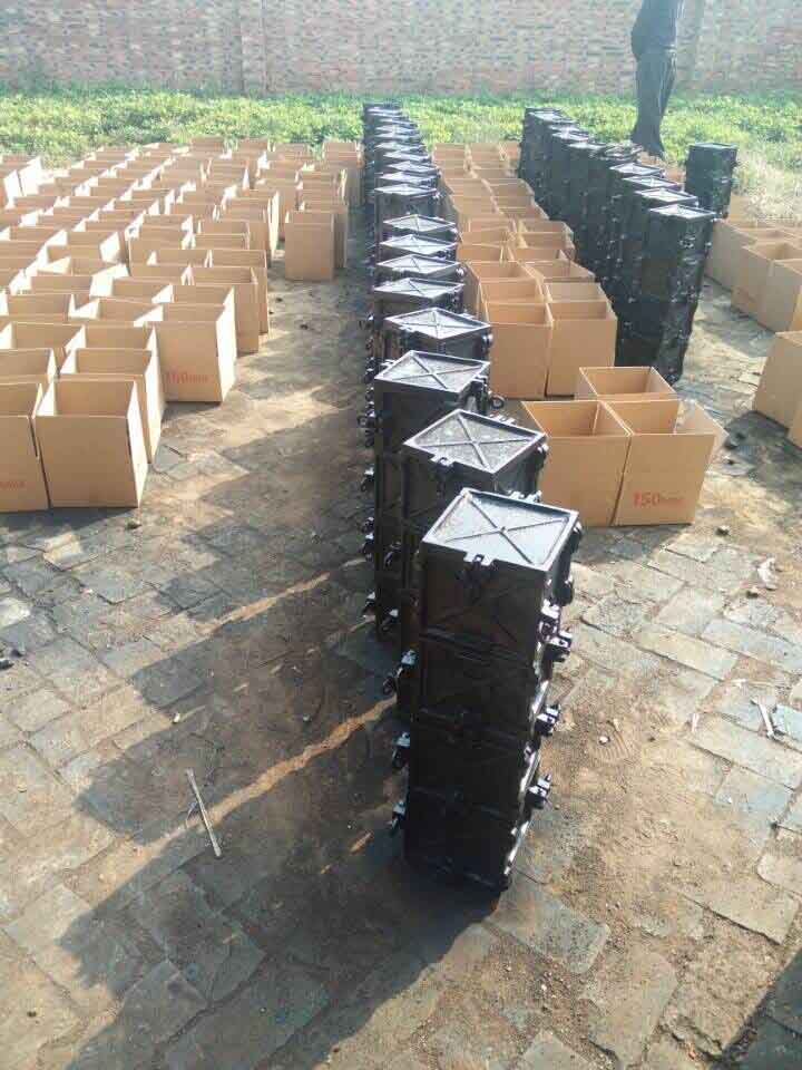 Concrete-Cube-Mould-Cast-iron-Material--Manufacturer