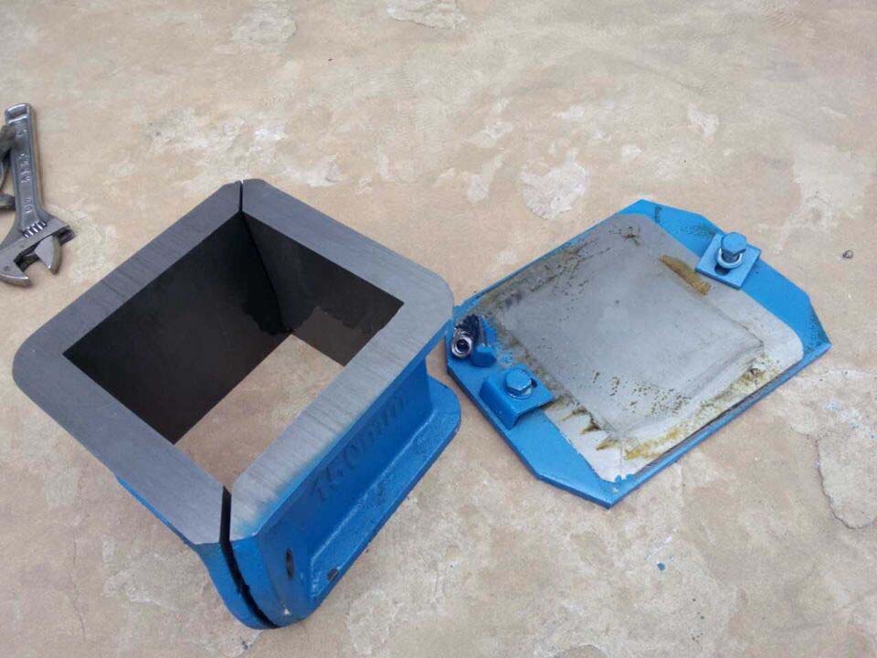 Concrete-Cube-Test-Mould-Cast-Iron--Material--Picture